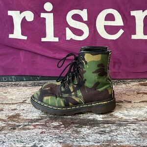 Extremely Rare Vintage Camo Dr. Martens Boots Womens 7